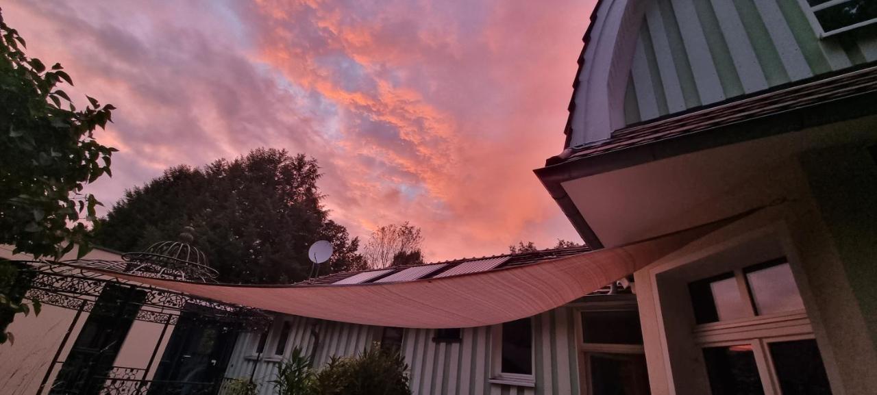 5 Sterne Bahnhoftraum, Appartement "Waldliebe" 133Qm, Grosse Terrasse 70Qm, Qr Code Scannen Fuer Virtuellen Rundgang, Premium Ausstattung Braunfels Buitenkant foto