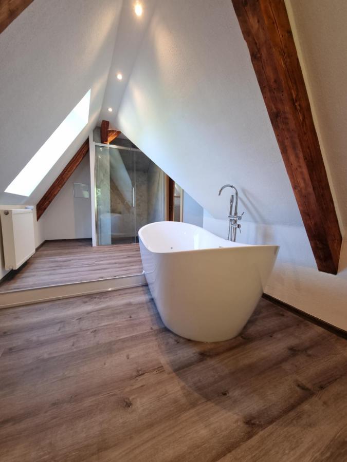 5 Sterne Bahnhoftraum, Appartement "Waldliebe" 133Qm, Grosse Terrasse 70Qm, Qr Code Scannen Fuer Virtuellen Rundgang, Premium Ausstattung Braunfels Buitenkant foto